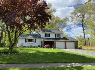 20 Lorraine Rd, Manchester, CT 06040