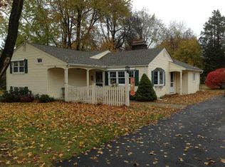 11 Stone Path Ln, West Springfield, MA 01089