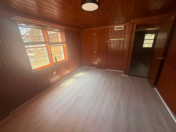 3rd image of 407 16th Ave S #3