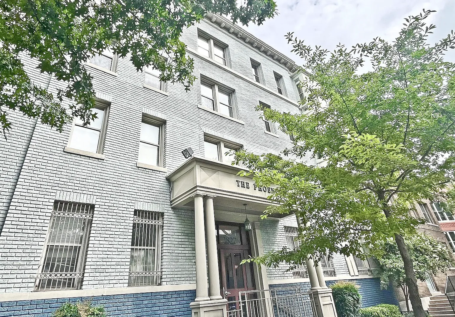 2 bed, 970 sqft, $3,900 — Photo 1
