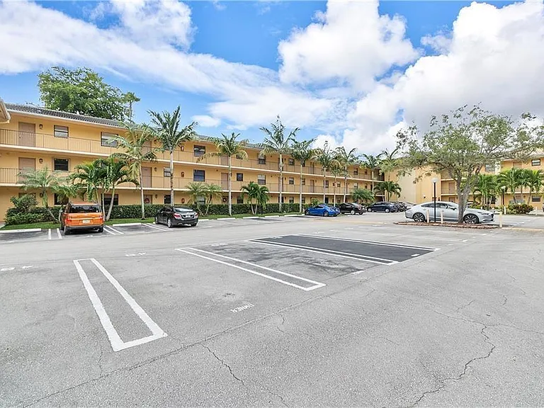11477 NW 39th Ct #305-1 — Photo 28