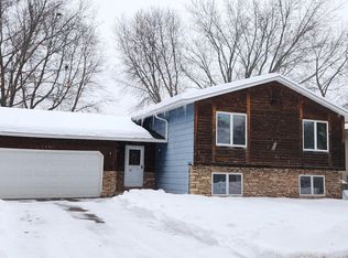 1541 Camelot Ln NE, Fridley, MN 55432