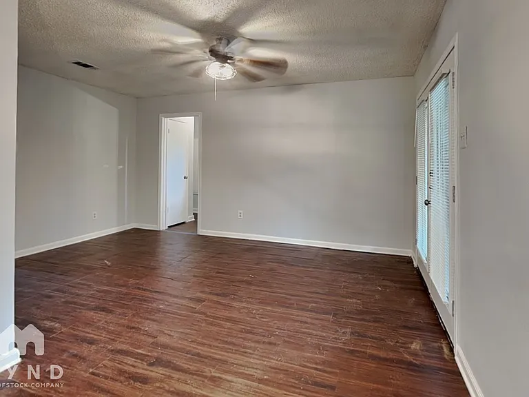 8466 Gallahad St — Photo 2