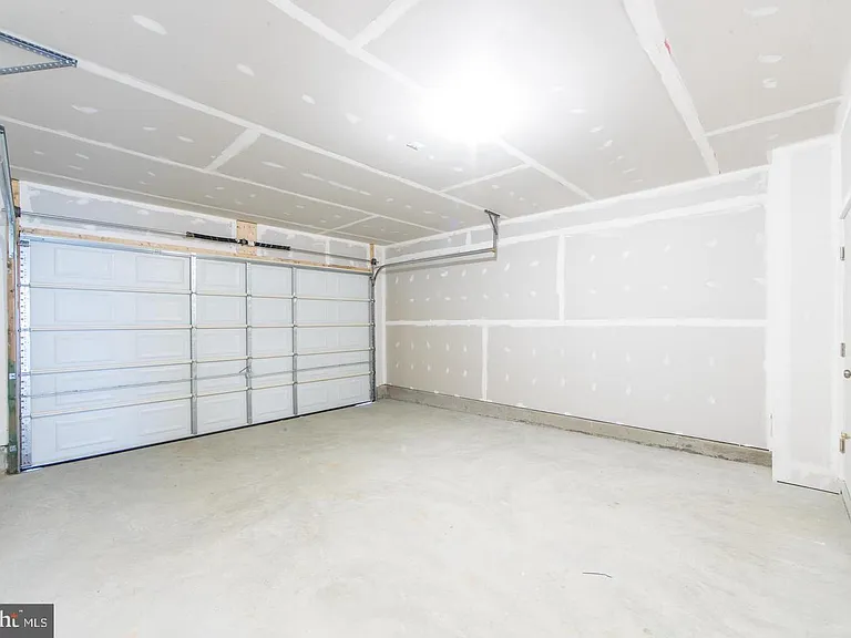 206 Apsley Ter — Photo 11