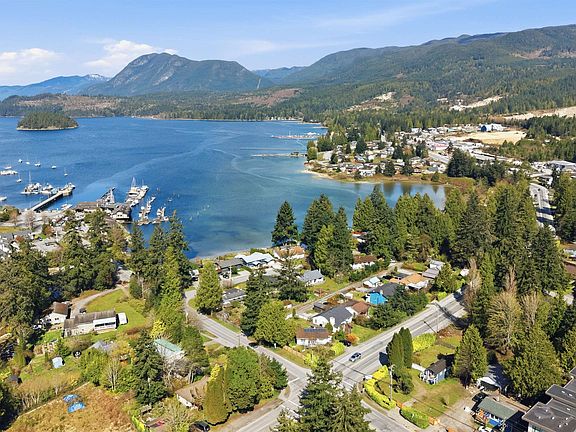 2nd image of 5689 Porpoise Bay Rd