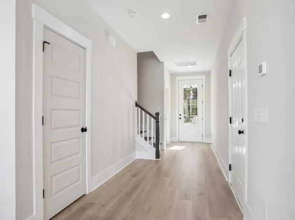 414 Queenview Ln, Charleston, SC 29414