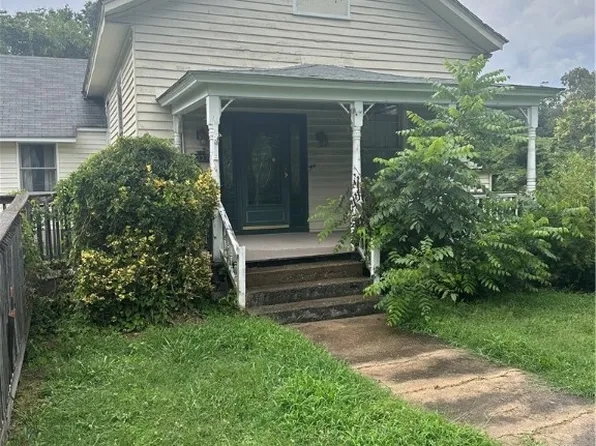 1227 Salisbury Dr, Midlothian, VA 23113