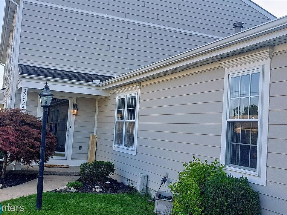 1st image of 39724 Village Wood Cir