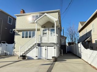 32 Suffolk Rd APT 2, Island Park, NY 11558