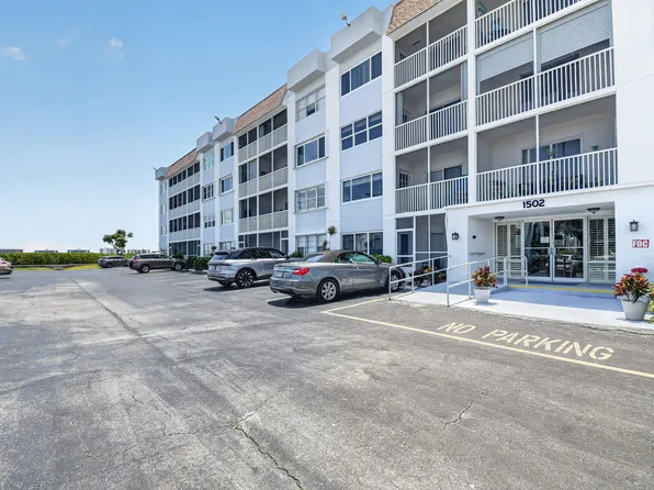 1502 S Lakeside Drive #214, Lake Worth Beach, FL 33460