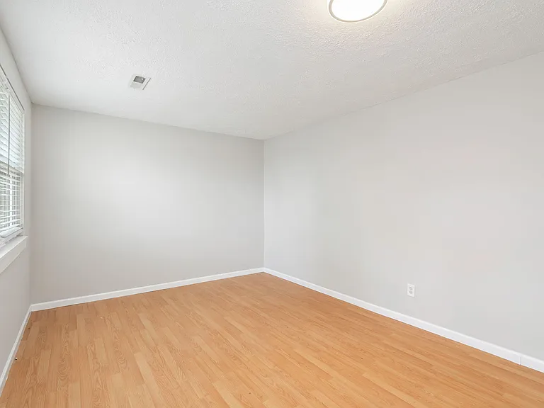 5712 Walden Woods Ct — Photo 33