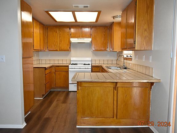 4th image of 8100 Fernwood Ave