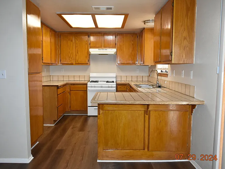 8100 Fernwood Ave — Photo 4