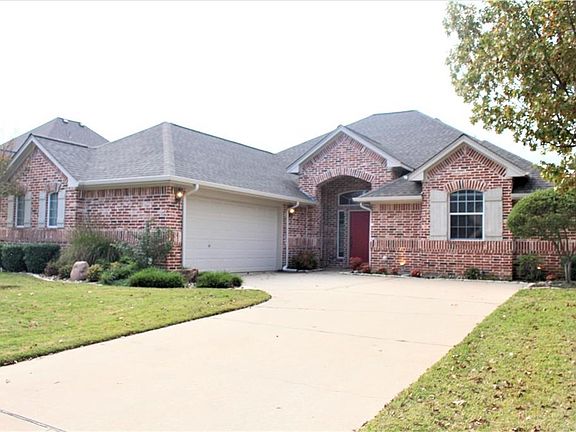 3rd image of 8120 Oak Hollow Dr