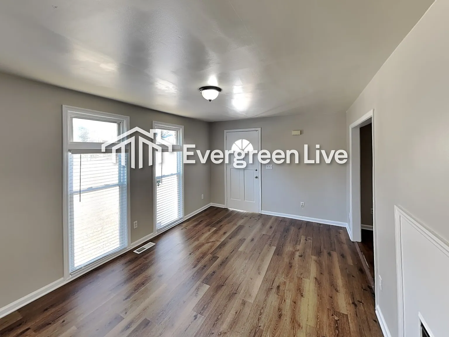 5 bed, 2.0 bath, 1800 sqft, $1,945 — Photo 2