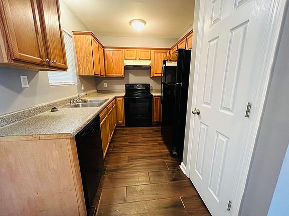 3rd image of 1050 Wheel House Ln #B