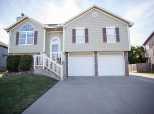 816 Canter St, Raymore, MO 64083