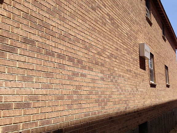 4th image of 2725 Hone Ave