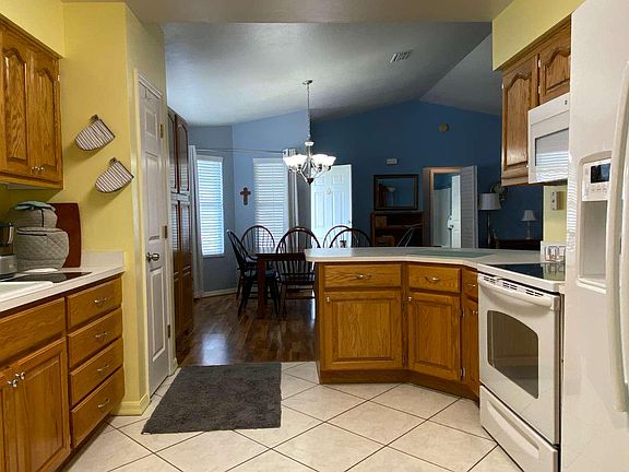 4th image of 196 SE Willow Dr