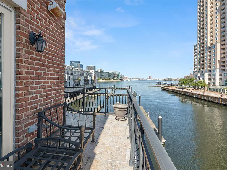 921 Valencia Ct #120 — Photo 38