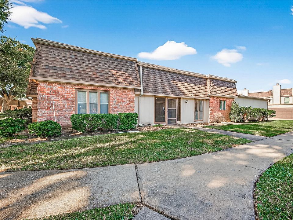 1st image of 2819 Camelot Lane