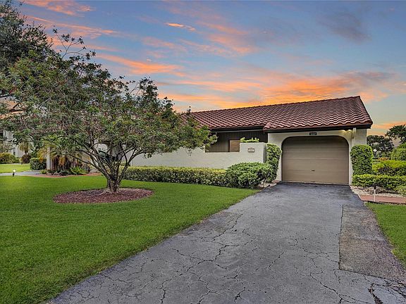 3rd image of 21517 Cypress Hammock Drive #34B
