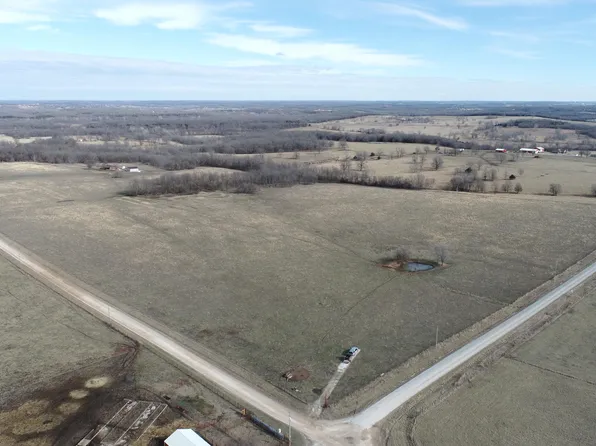 000 Z Highway, Stockton, MO 65785