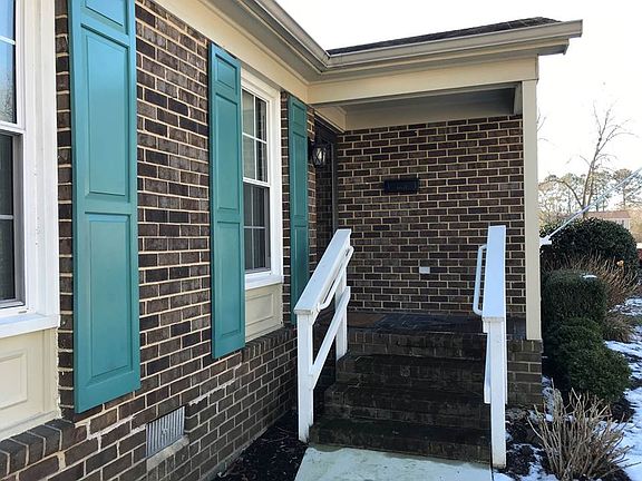 2nd image of 471 Harcourt Pl