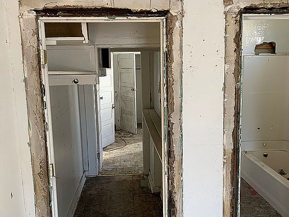 4th image of 1603 S Morton Ave