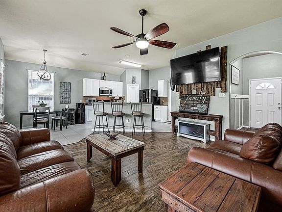 4th image of 12822 Spruce Cir