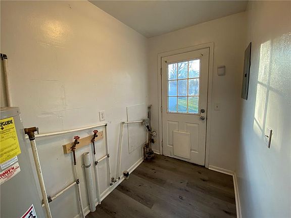 5th image of 515 Woodlawn Dr