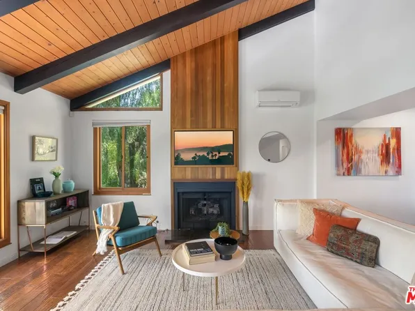 4618 Abargo St, Woodland Hills, CA 91364