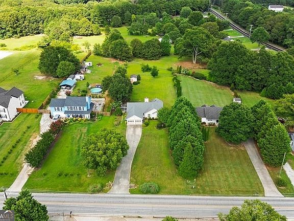 4th image of 3100 Oak Grove Rd