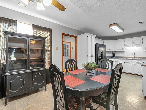 4th image of 337 Anita Dr