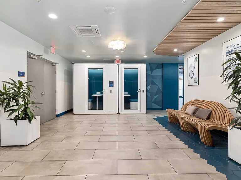Capri -Lobby/Workspace