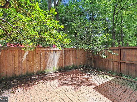 4th image of 5131 Heritage Ln