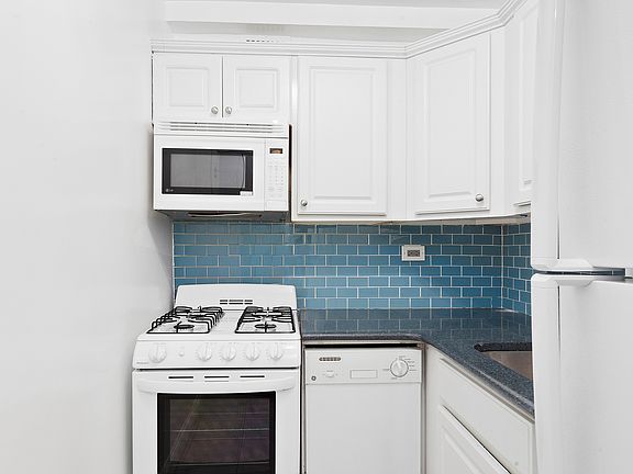 5th image of 240 E 55th St #2F***