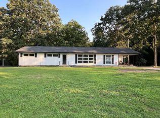 252 Mabry St, Camden, TN 38320