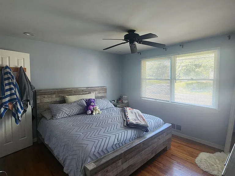 657 Broad St — Photo 7