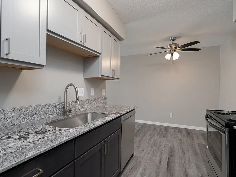 Heatherwood Apartments | MODERNIZED LIVING — Photo 37
