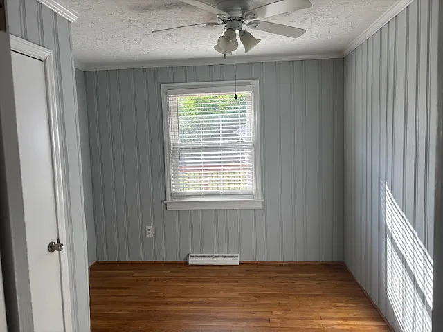 701 Greenleaf Ln — Photo 7