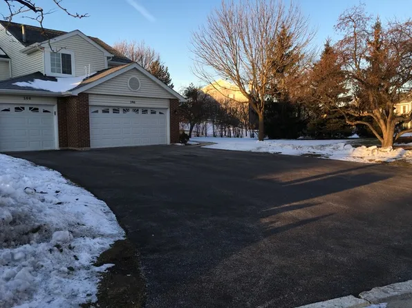 146 Brittany Dr #15C, Streamwood, IL 60107