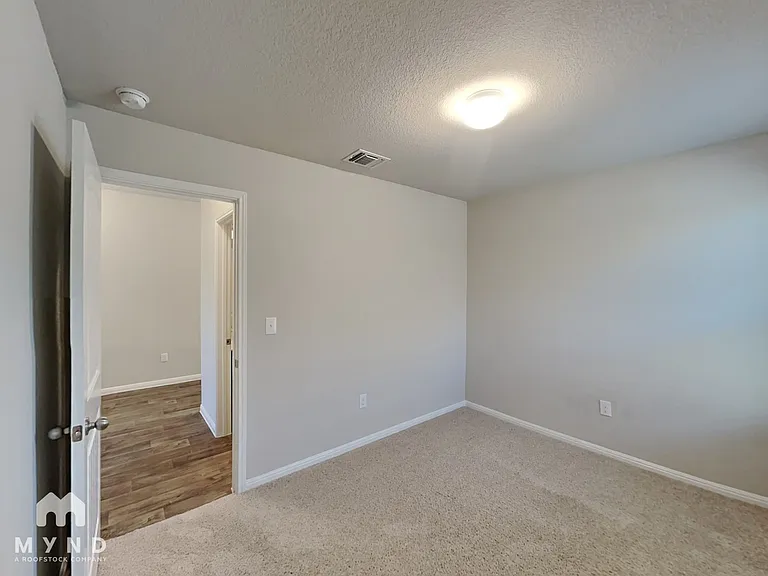 10808 Seguin St — Photo 11