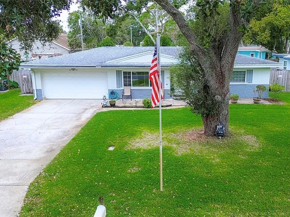 594 Deville Dr E, Largo, FL 33771