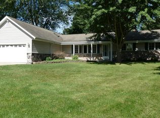 N68W14082 Faye Ct, Menomonee Falls, WI 53051