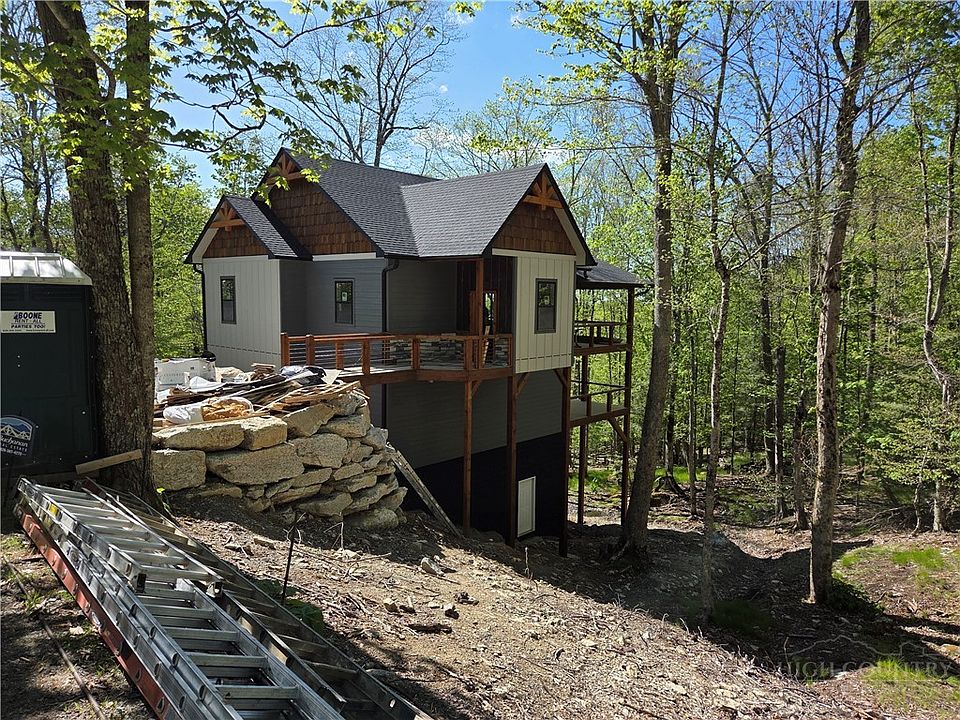 1st image of 102 Blackberry Trail