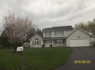 20 Stream View Cir, Fairport, NY 14450