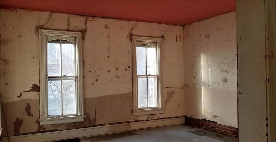 2nd image of 1211 Penn St