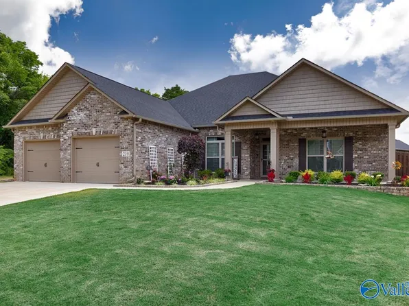 219 Somerdale Ln, Huntsville, AL 35811