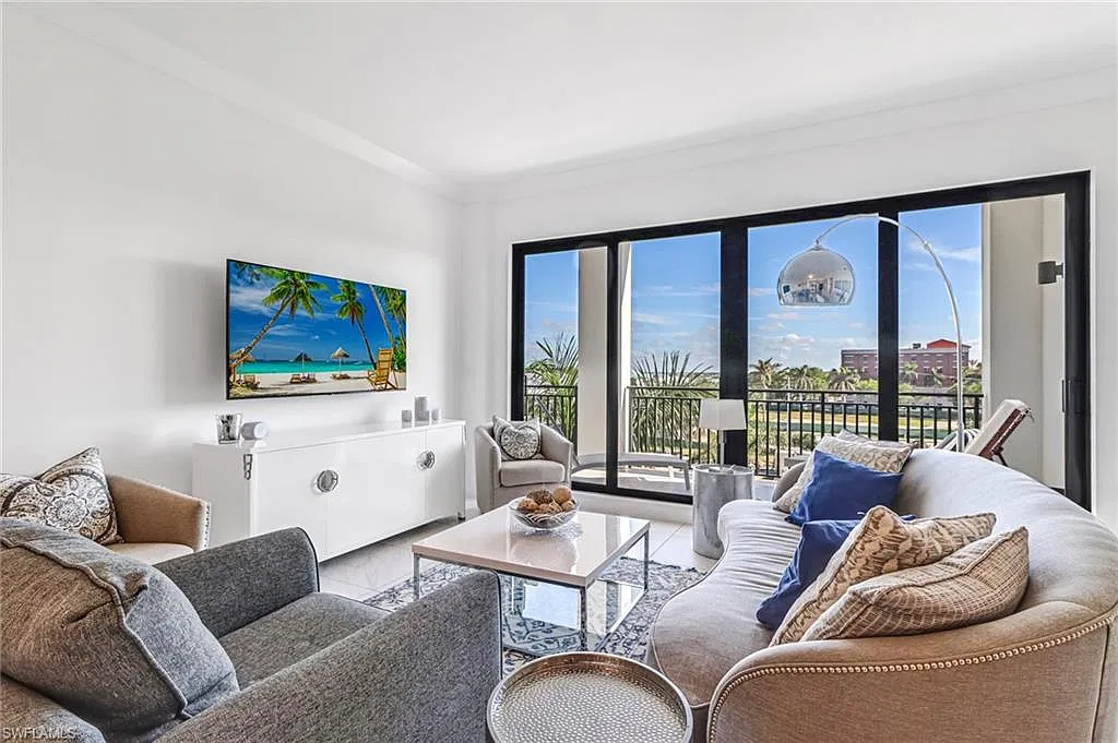 2 bed, 2.0 bath, 1476 sqft, $8,000 — Photo 1